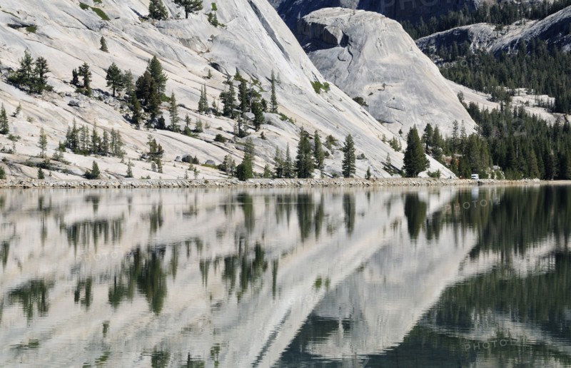 USA, California, Yosemite NP, Tenaya Lake with reflections