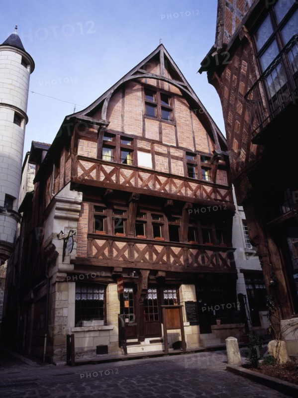 FRANCE, Indre et Loire, Chinon, La Maison Rouge restaurant.