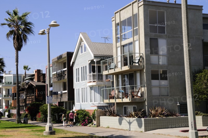 USA, California, Los Angeles, "Beach front houses, Venice Beach"
