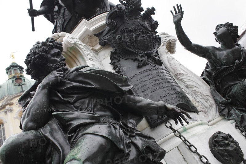 Germany, Berlin, statues at Charlottenberg Palce.