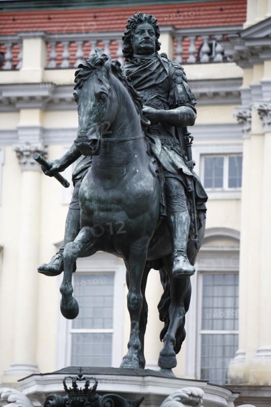 Germany, Berlin, statue of the Great Elector by Andreas Schluter in front of the Charlottenburg Palace.