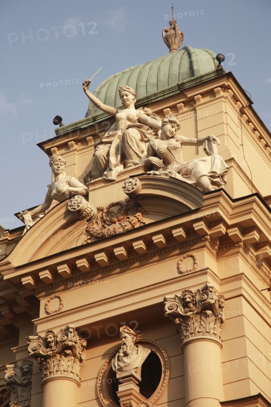 Poland, Krakow, female sculptures on the Juliusz Slowacki Theatre.