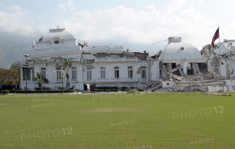 Haitia, Isla de Laganave, Government Building damaged by earthquake.