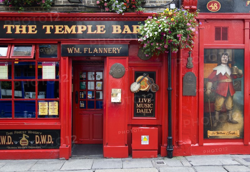 Ireland, County Dublin, Dublin City, Temple Bar traditional Irish public house.