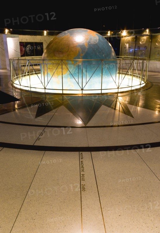 USA, New York, New York City, Manhattan  The revolving globe in the lobby of the Art Deco Daily News Building on 42nd Street in Midtown.