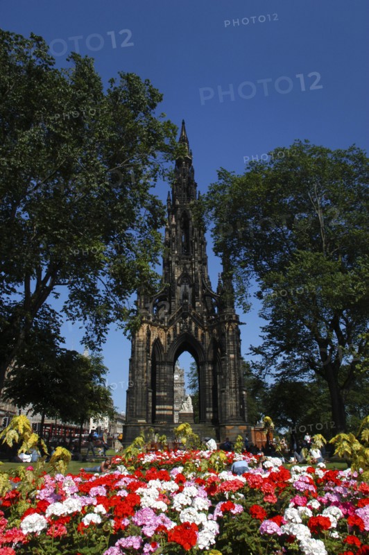 Scotland, Lothian, Edinburgh, Scott Monument in Princes Street with flower beds in the foreground