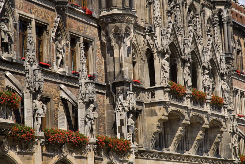 Marienplatz. Aerial view of the New Town Hall or Neues Rathaus built 1867-1908 designed by Georg von Hauberrisser in Gothic Revival style. Detail of facade. Photo : Hugh Rooney