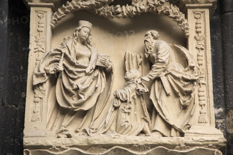 Stone carving on the outside of Stephansdom Cathedral. Photo : Bennett Dean