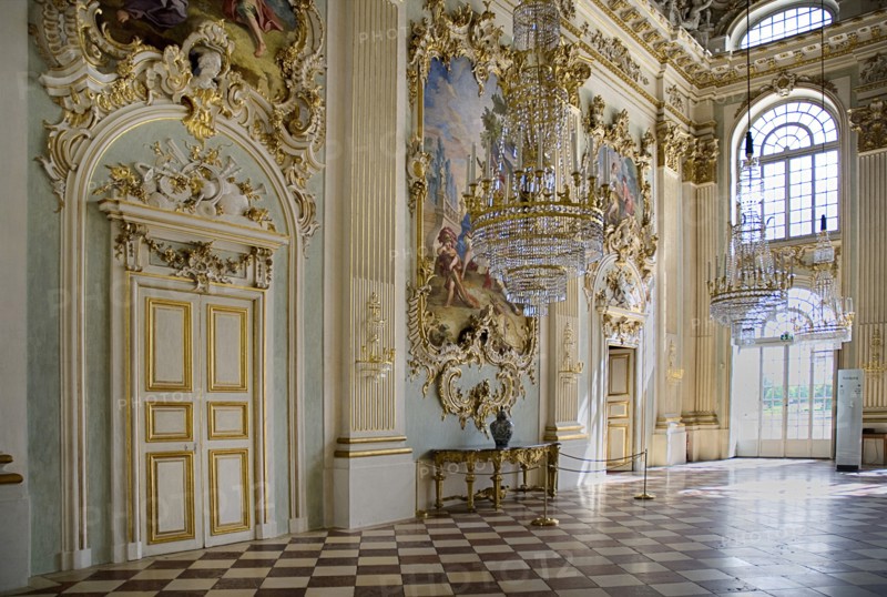 Nymphenburg Palace. Interior of Steinerner Saal the Stone or Great Hall with gold and painted baroque decoration and ornate chandeliers. Photo: Hugh Rooney