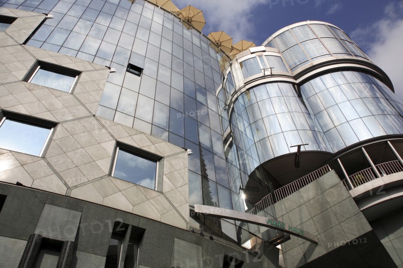 Exterior detail of the Haas Building or Haas Haus. Modern glass fronted and concrete office building in Saint Stephens Square. Photo: Bennett Dean