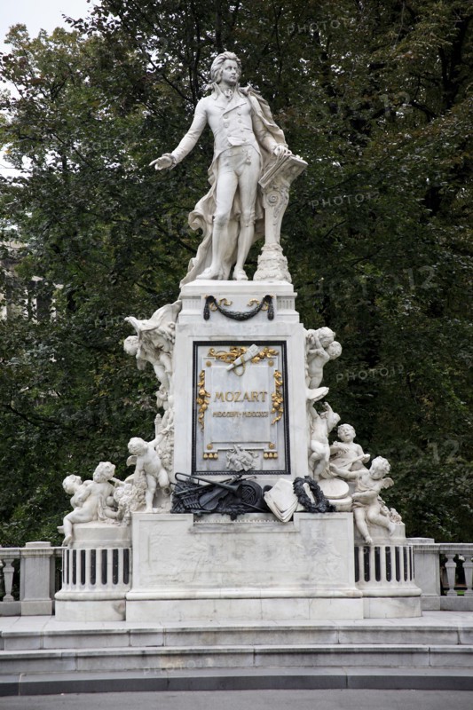 Statue of Mozart in the Burggarten. Photo: Bennett Dean