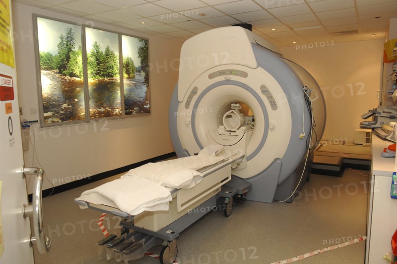 Mri Scanner in a Scottish hospital. Photo : Steve Lindridge