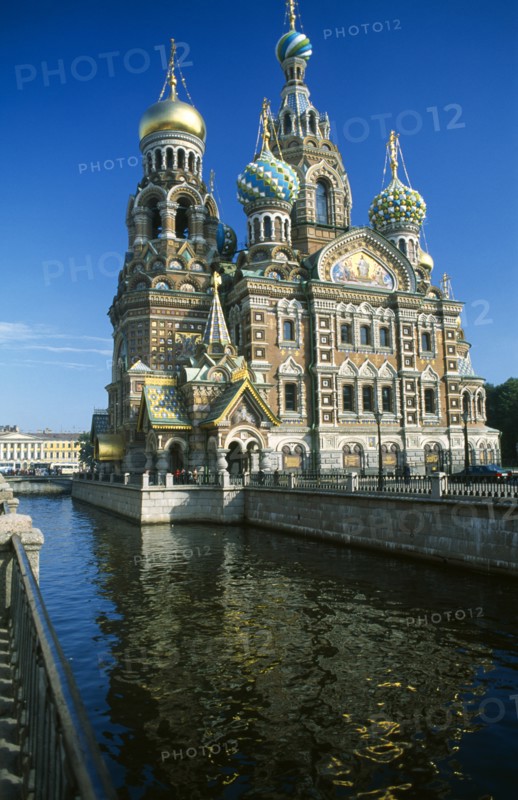 Russia, St. Petersburg, Church of Resurrection exterior view beside canal. 
Photo : Nick Bonetti