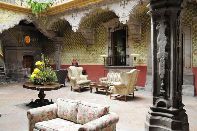 Mexico, Bajio, Queretaro, Inner courtyard of Casa de la Marquesa hotel. 
Photo : Nick Bonetti