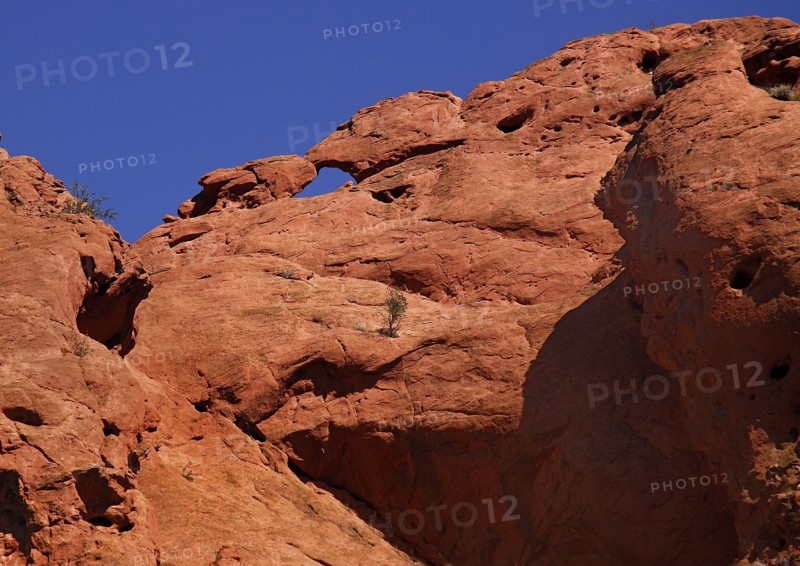 USA, Colorado, Colorado Springs, Garden of the Gods public park. Rock formation against blue sky. 
Photo : Hugh Rooney