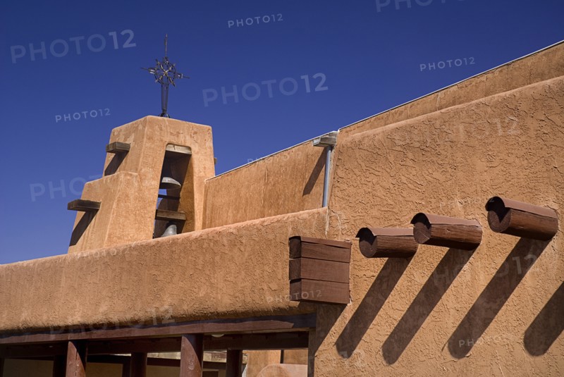 USA, New Mexico, Taos, Detail of adobe style architecture. 
Photo : Hugh Rooney