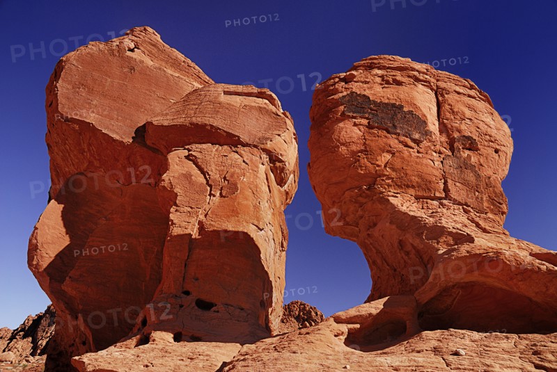 USA, Nevada, Valley of Fire State Park, Face shaped rock formations. 
Photo : Hugh Rooney