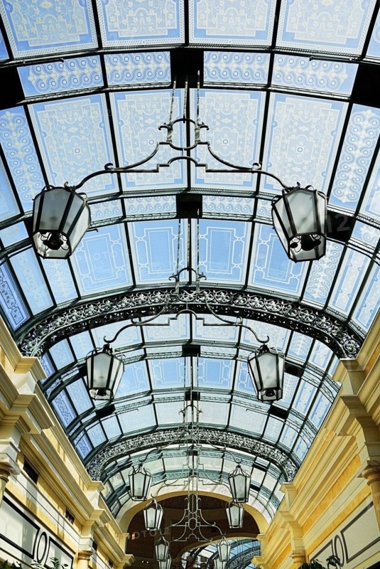 USA, Nevada, Las Vegas, The Strip interior roof detail of the shopping promenade within the Bellagio hotel and casino. 
Photo : Hugh Rooney
