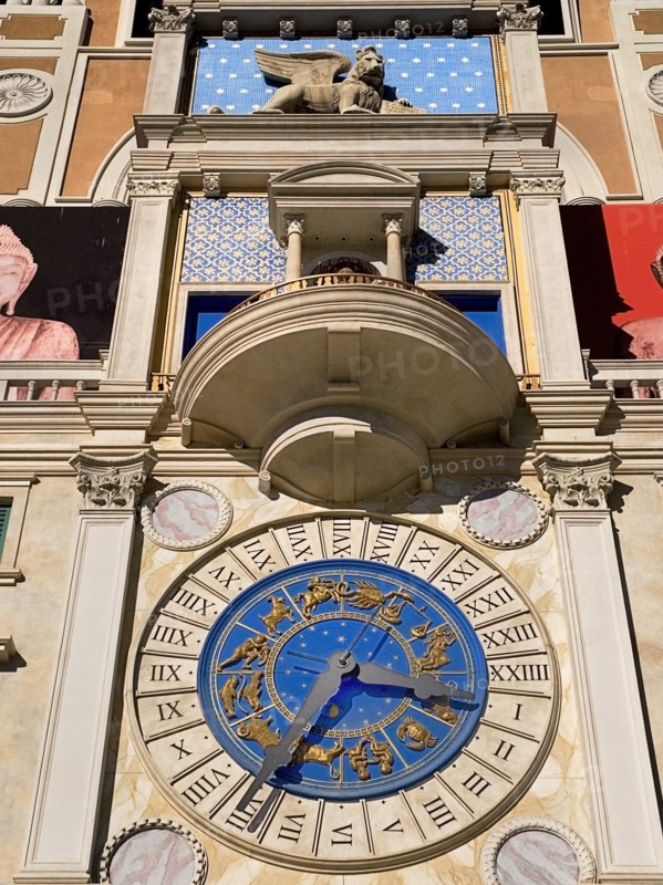 USA, Nevada, Las Vegas, The Strip clock detail above the entrance to the Venetian hotel and casino. 
Photo : Hugh Rooney