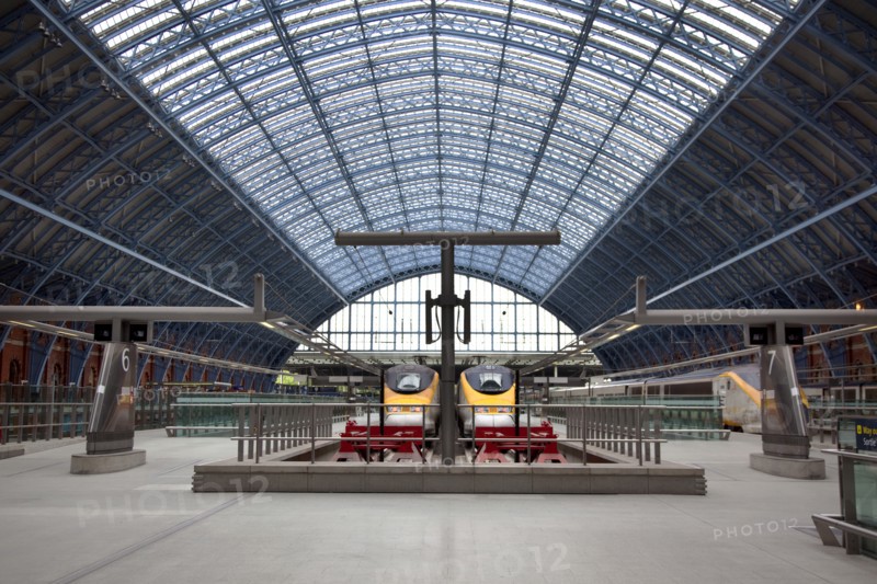 England, London, St Pancras railway station on Euston Road Eurostar trains sat on the concourse. 
Photo : Stephen Rafferty