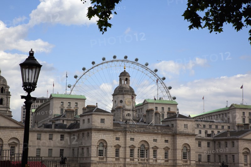 England, London, Westminster Whitehall Horse Guards Parade with the Eye ferris wheel in the behind. 
Photo : Stephen Rafferty
