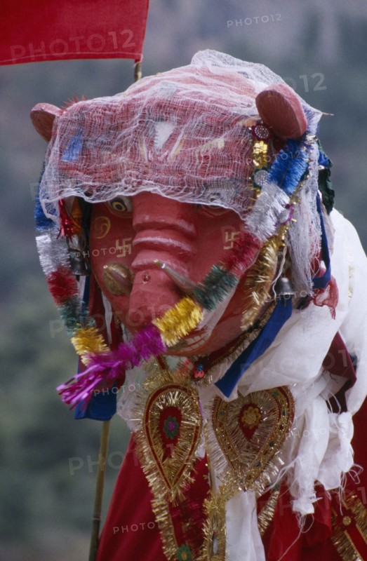 Nepal, Annapurna, Larjung, Decorated figure of god of the Thakali Gauchan clan during Lha Phewa festival meaning the appearance of the gods held every twelve years. 
Photo : Chris Beall