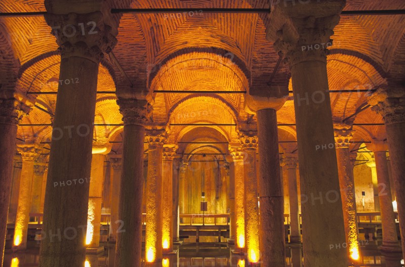 Turkey, Istanbul, Sultanahmet Yerebatan Sarnici Basilica Cistern. 
Photo : Stephen Rafferty