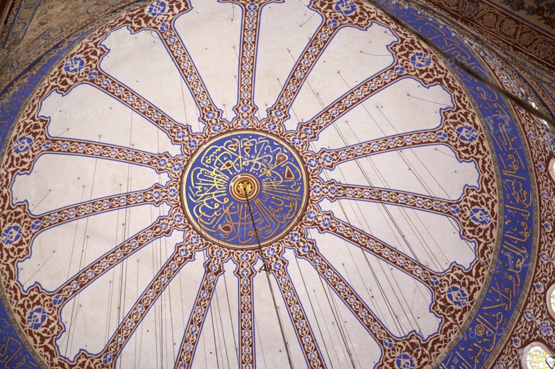 Turkey, Istanbul, Sultanahmet Camii Blue Mosque interior detail of the domed ceiling. 
Photo : Stephen Rafferty