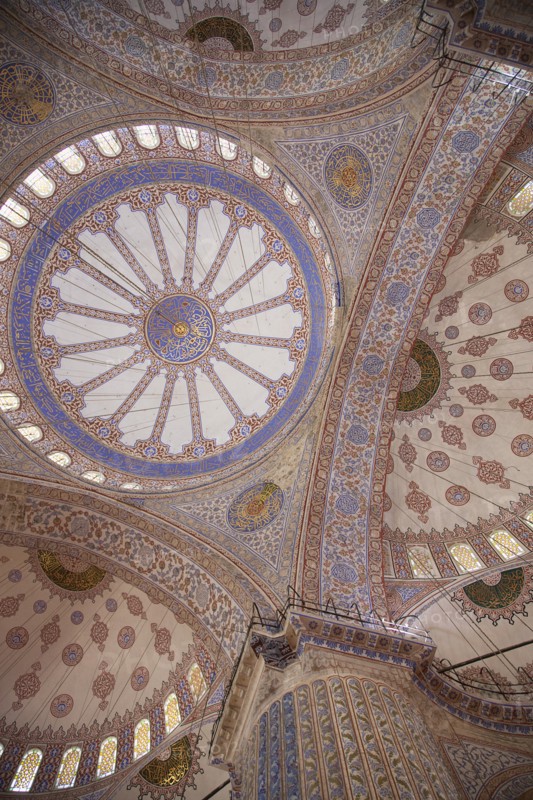 Turkey, Istanbul, Sultanahmet Camii Blue Mosque interior detail of the domed ceiling. 
Photo : Stephen Rafferty