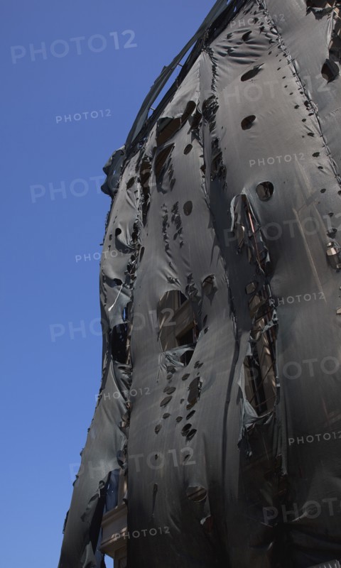 Turkey, Istanbul, Sirkeci building covered in scaffolding and nets. 
Photo : Stephen Rafferty