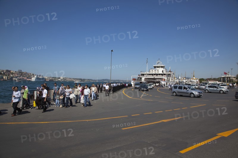 Turkey, Istanbul, Sirkeci ferry terminal with cars and passengers disembarking. 
Photo : Stephen Rafferty