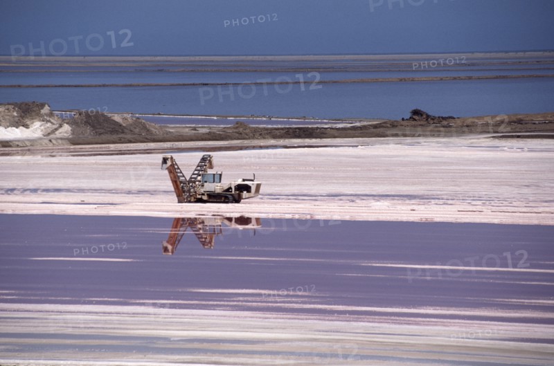 Namibia, Walvis Bay, Sea Salt drying pans. 
Photo : Adrian Arbib