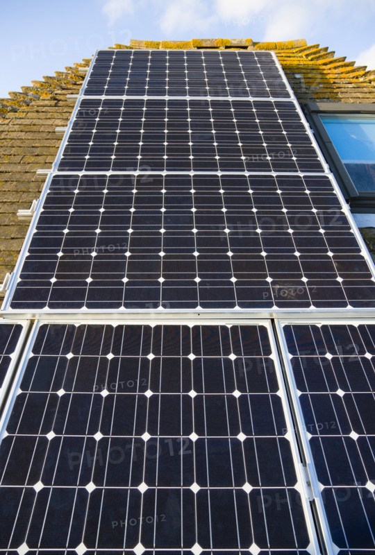 Architecture, Environment, Solar Panels, Alternative Energy Electricity Solar photovoltaic roof panels on detached house for electricity conversion. 
Photo : Paul Seheult