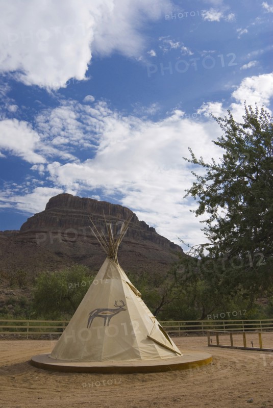 USA, Arizona, Grand Canyon, Tepee below Spirit Mountain. 
Photo : Chris Penn