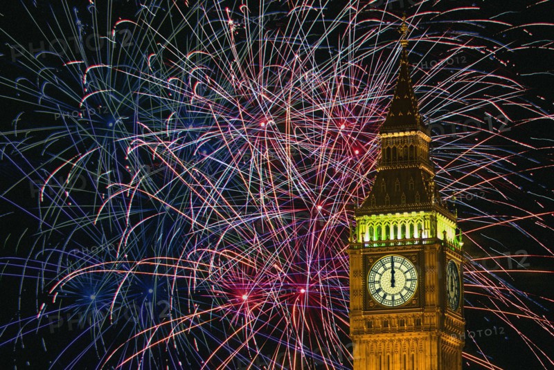England, London, New Years fireworks display behind Big Ben. 
Photo : Chris Penn