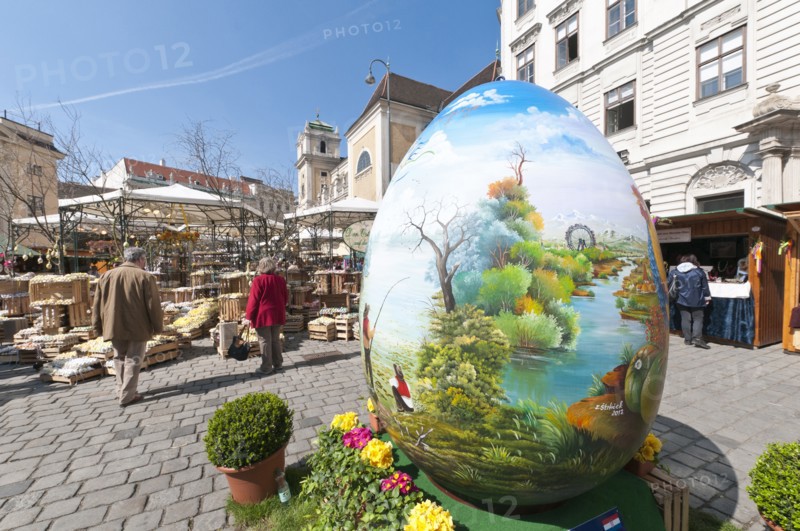 A giant painted egg marks the entrance to the Old Vienna Easter Market at the Freyung.