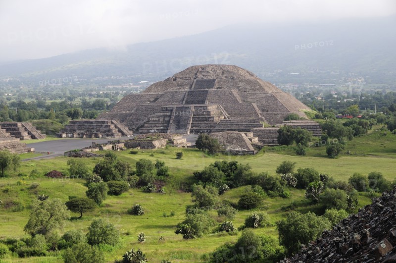 Mexico, Anahuac, Teotihuacan, Pyramid de la Luna.. Photo : Nick Bonetti