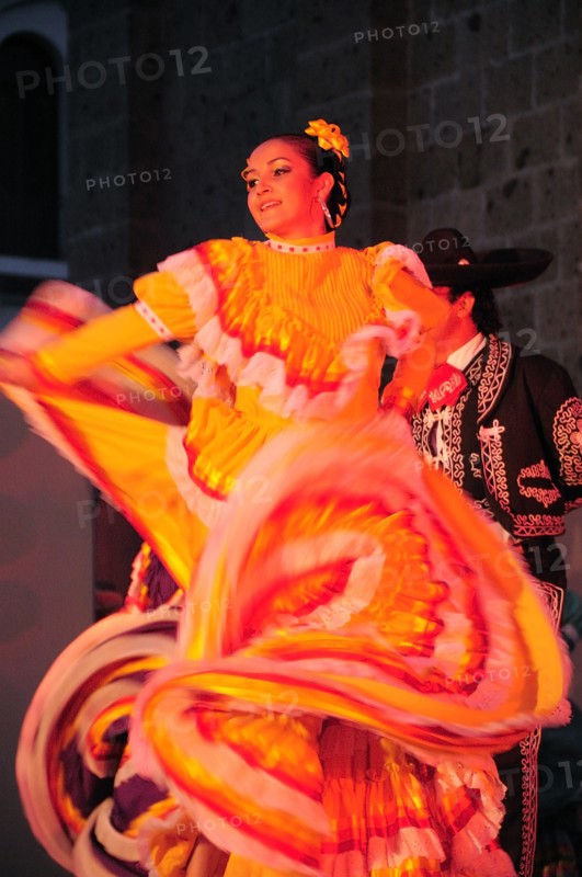 Mexico, Jalisco, Guadalajara, Plaza Tapatia Folk dancer from Jalisco State dancing at carnival.. Photo : Nick Bonetti