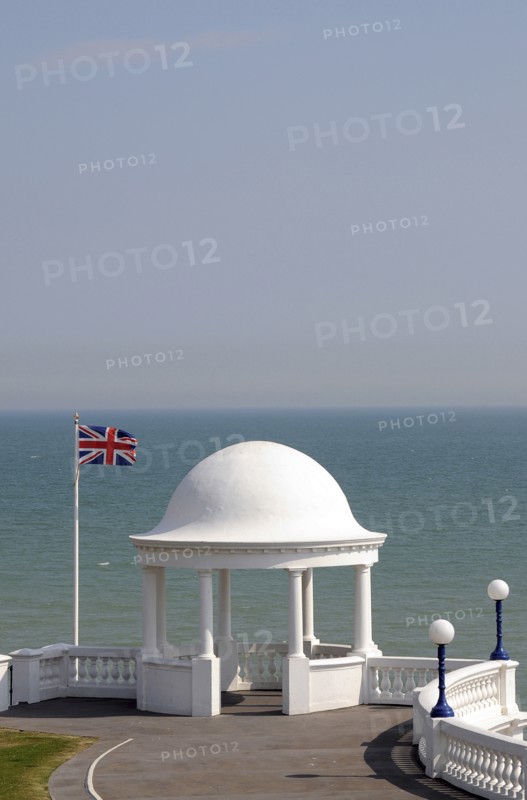 England, East Sussex, Bexhill-on-Sea, King George V Colonnade from the De La Warr Pavilion. Photo : Bob Battersby