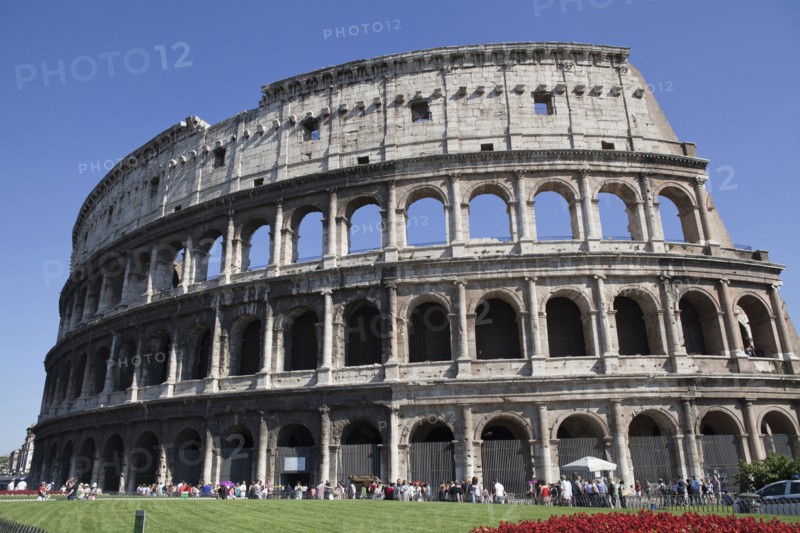 Italy, Lazio, Rome, Exterior of the Roman Colosseum. Photo : Bennett Dean