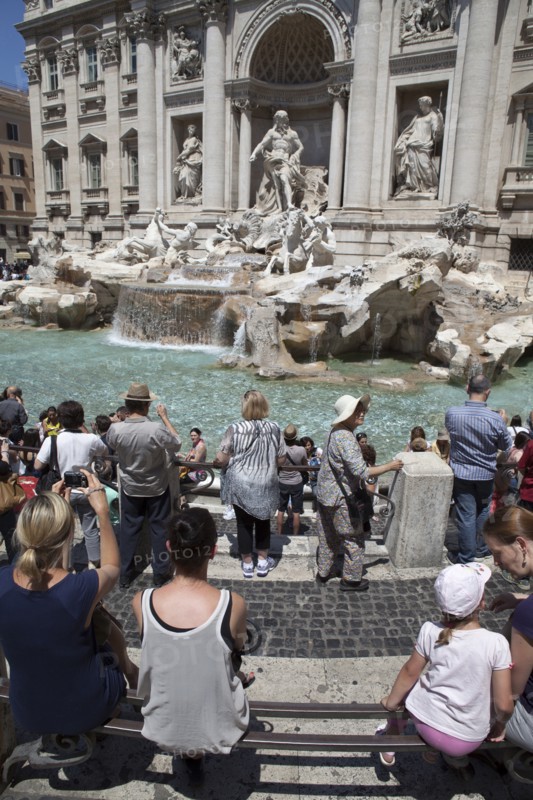 Italy, Lazio, Rome, Piazza di Trevi the baroque Trevi Fountain by Nicola Salvi 1762 against the Palazzo Poli. Photo : Bennett Dean