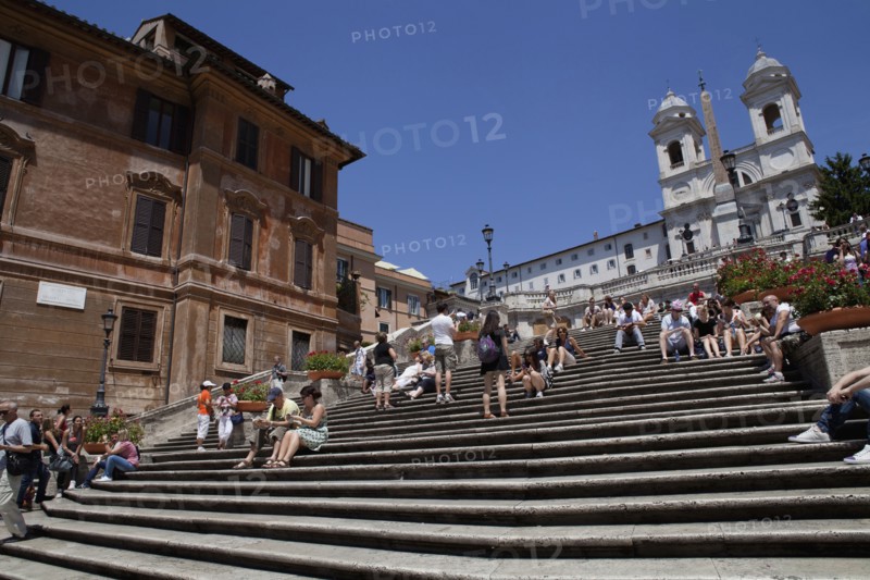 Italy, Lazio, Rome, Spanish Steps and the Church of Trinita dei Monti. Photo : Bennett Dean