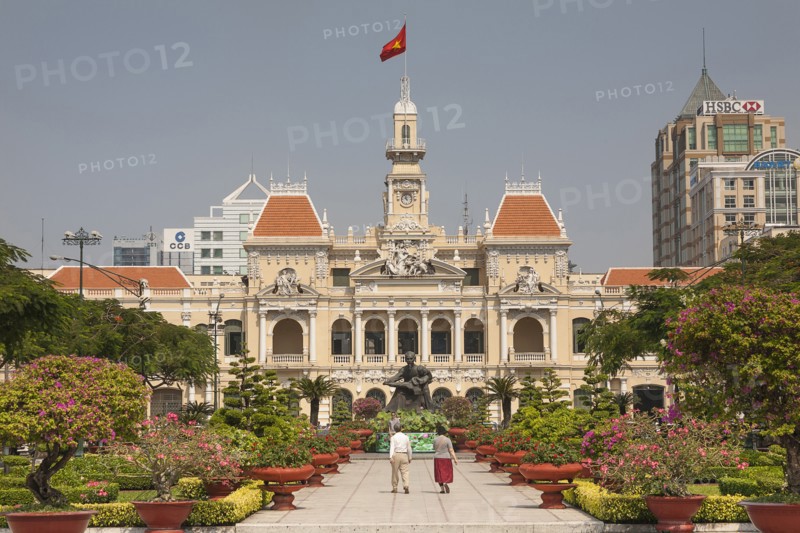 Vietnam, Ho Chi Minh City, Peoples Committee Building formerly Hotel de Ville. Photo : Mel Longhurst