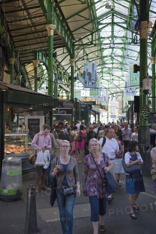 England, London, Borough Market Londons oldest fresh fruit and vegetable market. Photo : Stephen Rafferty