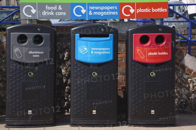 England, East Sussex, Eastbourne, Recycling bins on the seafront promenade. Photo : Stephen Rafferty