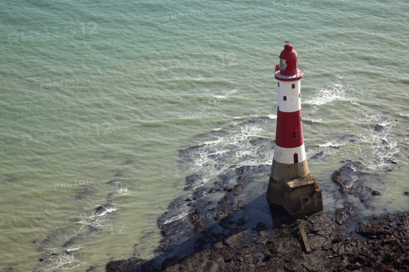England, East Sussex, Beachy Head, Lighthouse seen from the cliff top. Photo : Stephen Rafferty