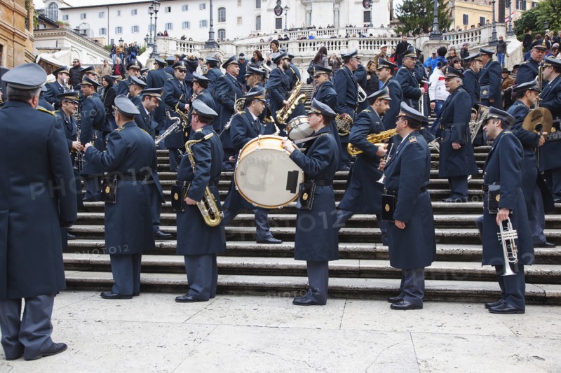 Italy, Lazio, Rome, Military Brass band playing on the Spanish Steps during Sunday. 
Photo Stephen Rafferty / Eye Ubiquitous