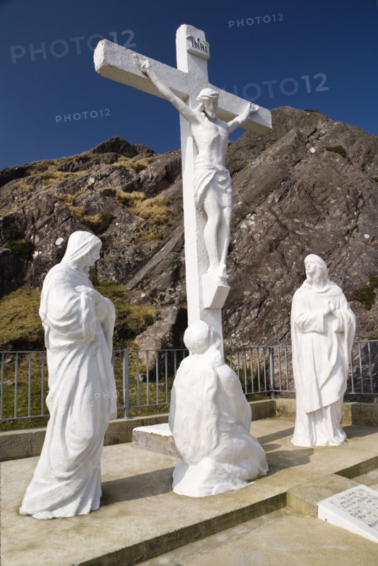 Ireland, County Cork, Beara Peninsula, Religious statue at the Healy Pass. 
Photo Hugh Rooney / Eye Ubiquitous