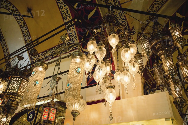 Turkey, Istanbul, Fatih, Sultanahmet, Kapalicarsi, Ornate lamps display in the Grand Bazaar. 
Photo Stephen Rafferty