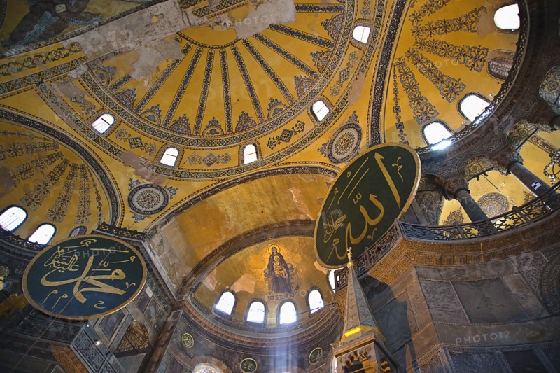 Turkey, Istanbul, Fatih, Sultanahmet, Haghia Sofia interior. 
Photo Stephen Rafferty
